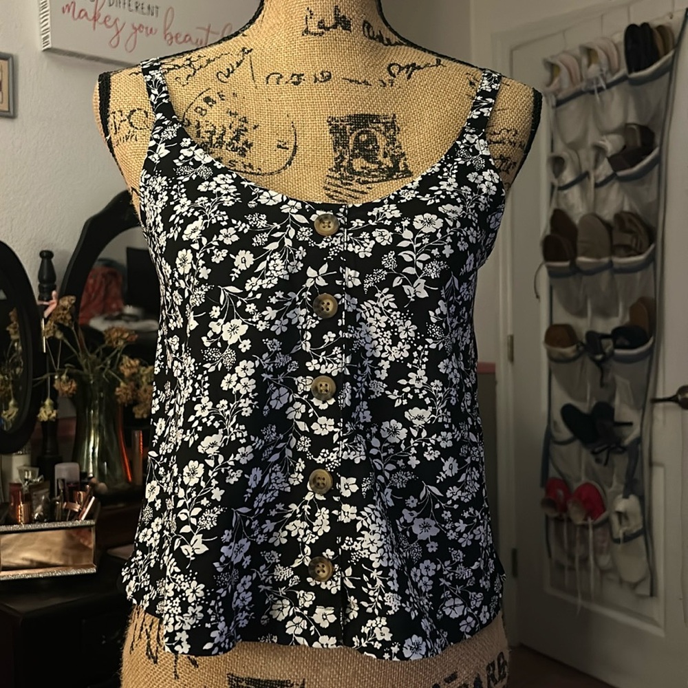 Hollister XS cute floral tank